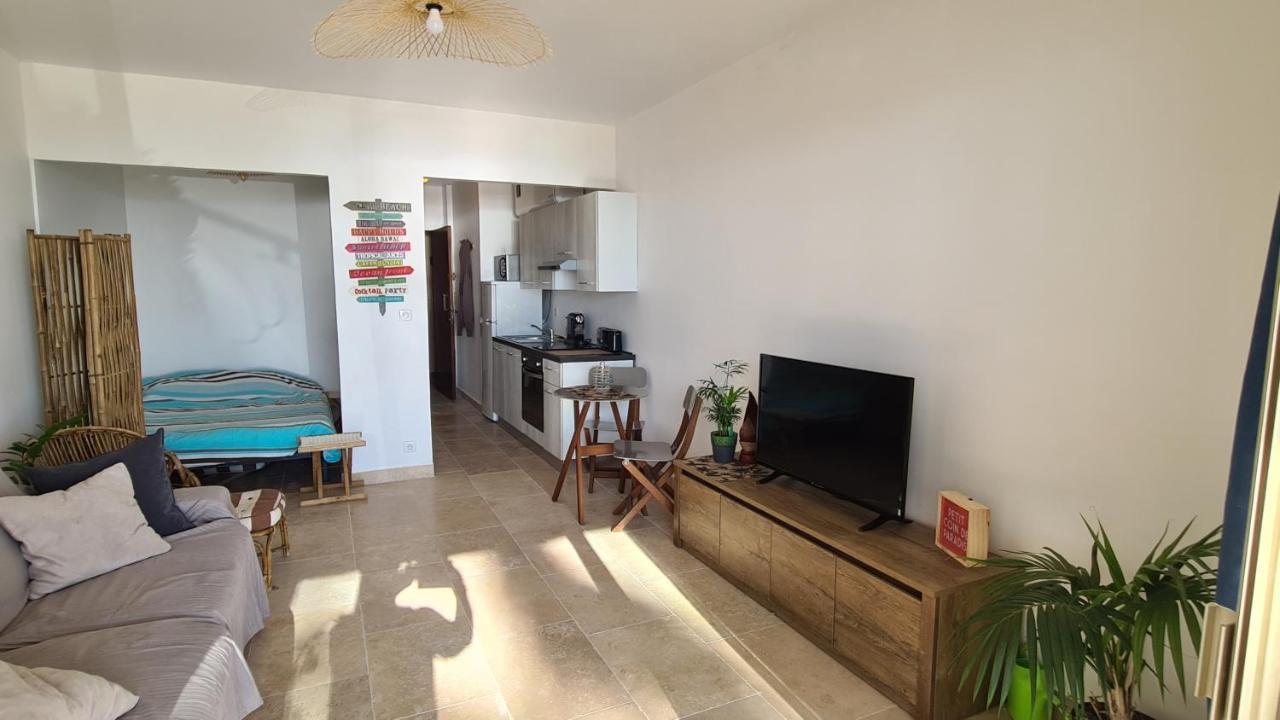 Ti Caz Kreol - Juan Plages Les Pieds Dans L'Eau Apartment Екстериор снимка